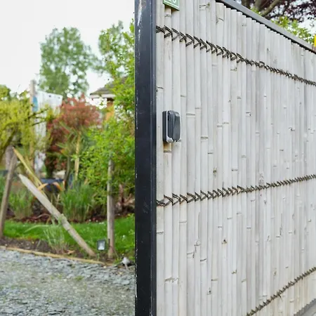 Kaebane 85, Avec Au Bord De L'eau