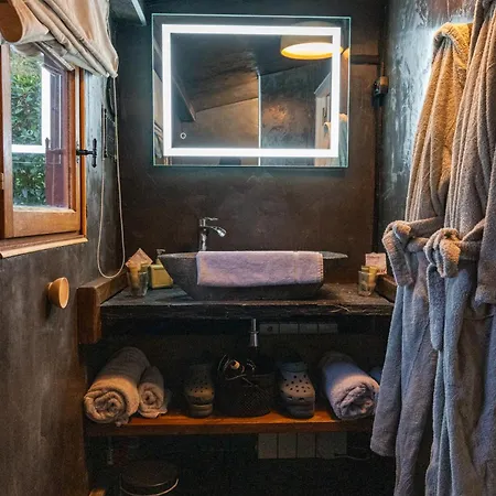O85 - & Jacuzzi Feriehus Prouilly
