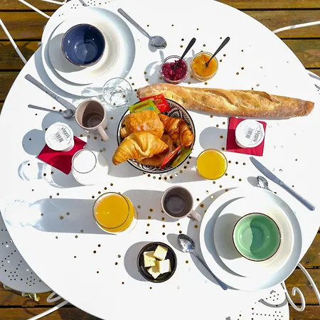 Kaebane 85, Avec Au Bord De L'eau Prouilly