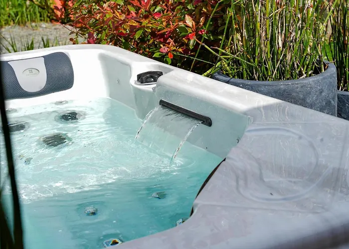 O85 - Cottage & Jacuzzi *