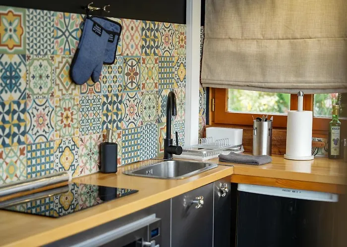 O85 - Cottage & Jacuzzi Feriehus Prouilly