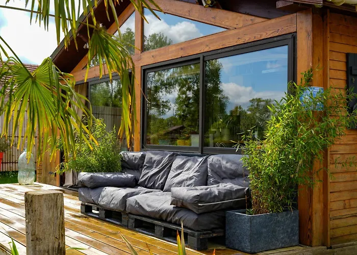 O85 - Cottage & Jacuzzi Prouilly