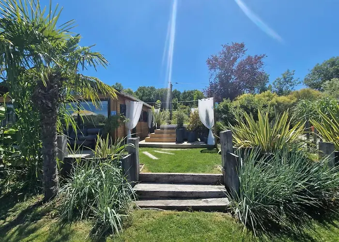 O85 - Cottage & Jacuzzi *