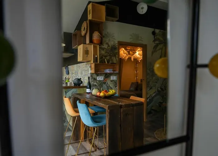 O85 - Cottage & Jacuzzi Feriehus