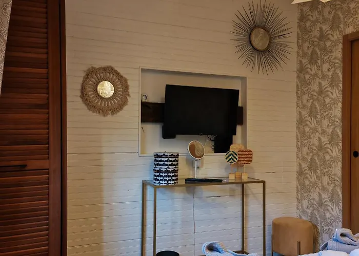 O85 - Cottage & Jacuzzi Feriehus